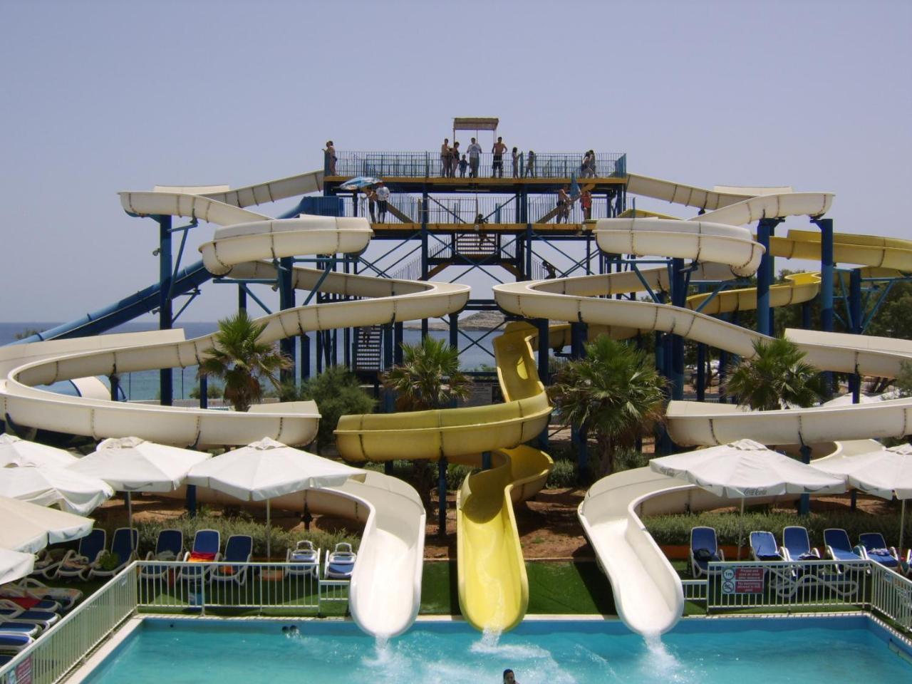 Seafront Apartment With Pool St. Paul's Bay Bagian luar foto